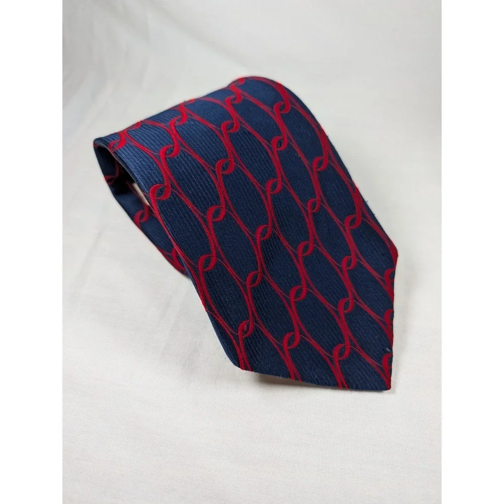 Mito of Milan Men's Tie 100% Polyester Navy & Red Chainlink Pattern Vintage